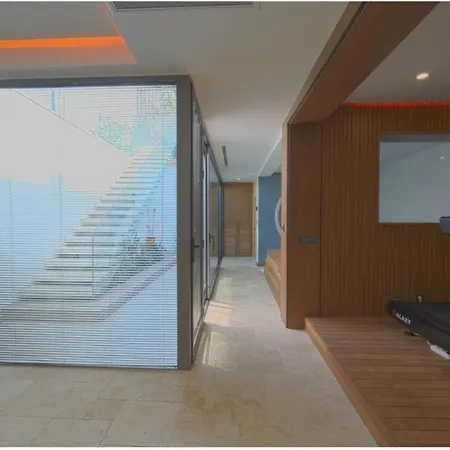 Guemuesluek Infinity Seaview, Pool & Sauna Villa *