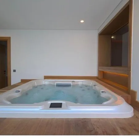 Guemuesluek Infinity Seaview, Pool & Sauna
