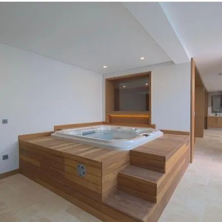 Villa Guemuesluek Infinity Seaview, Pool & Sauna *